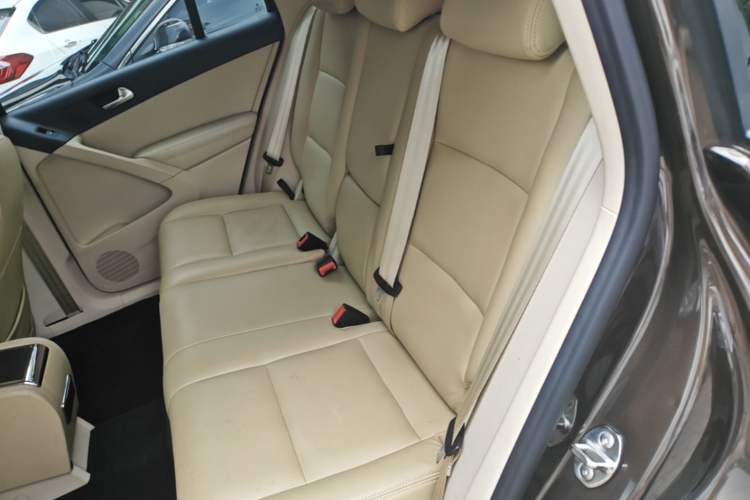 Used Volkswagen Tiguan 2015 1.8TSI Automatic Two-Wheel Drive Trend Edition Left Rear Seat
