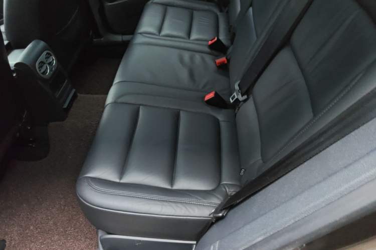 Used Volkswagen Tiguan 2015 1.8TSI Automatic Two-Wheel Drive Comfort Edition Left Rear Seat