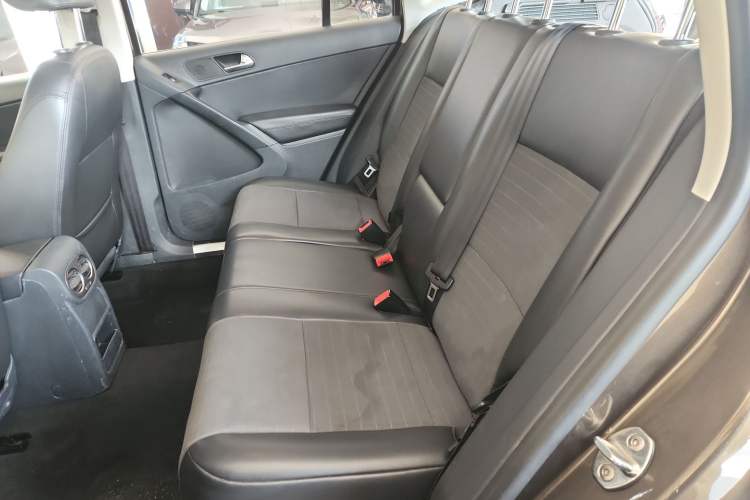 Used Volkswagen Tiguan 2015 1.8TSI Automatic Two-Wheel Drive Trend Edition Left Rear Seat