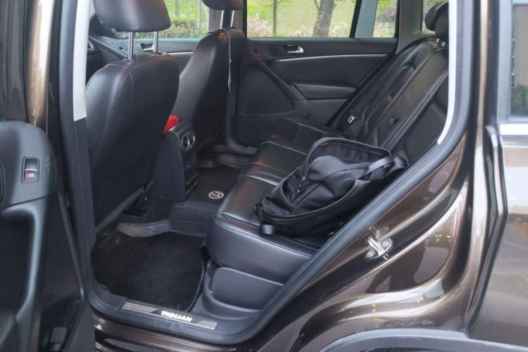 Used Volkswagen Tiguan 2015 1.8TSI Automatic Two-Wheel Drive Luxury Model Left Rear Seat