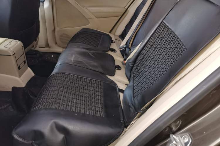 Used Volkswagen Tiguan 2015 1.8TSI Automatic Two-Wheel Drive Trend Edition Left Rear Seat