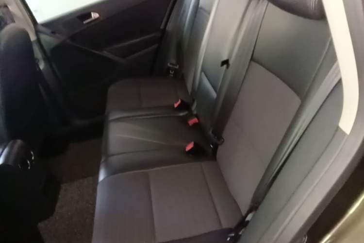 Used Volkswagen Tiguan 2015 1.8TSI Automatic Two-Wheel Drive Trend Edition Left Rear Seat