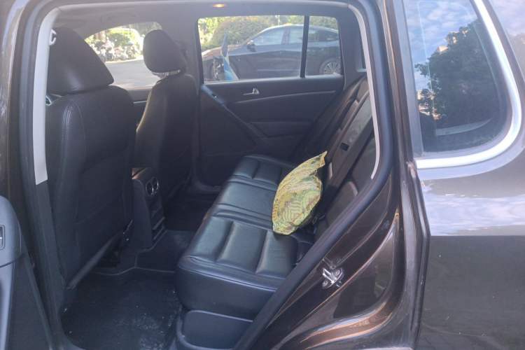 Used Volkswagen Tiguan 2015 1.8TSI Automatic Two-Wheel Drive Comfort Edition Left Rear Seat
