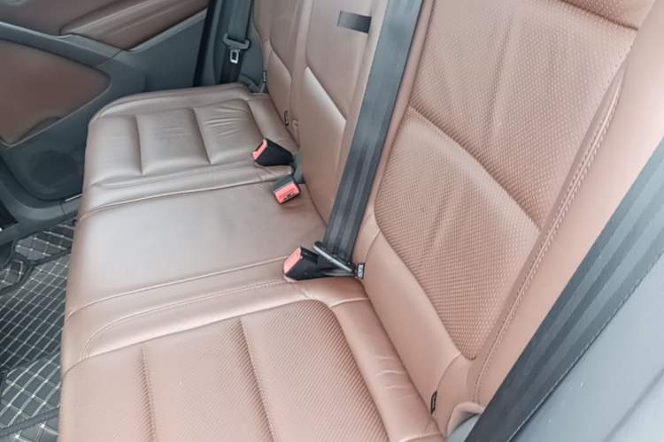 Used Volkswagen Tiguan 2015 1.8TSI Automatic Two-Wheel Drive Luxury Model Left Rear Seat