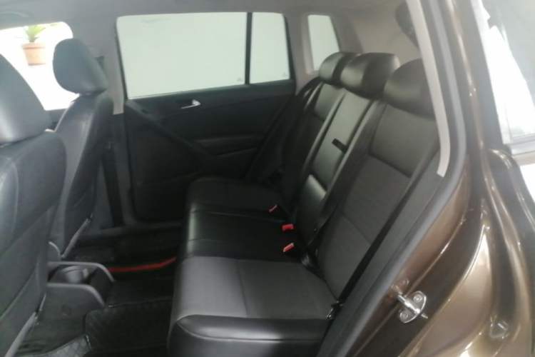 Used Volkswagen Tiguan 2015 1.8TSI Automatic Two-Wheel Drive Trend Edition Left Rear Seat