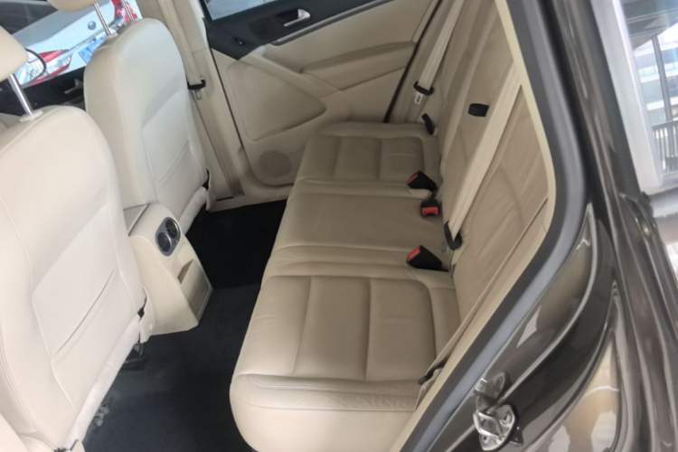 Used Volkswagen Tiguan 2015 1.8TSI Automatic Two-Wheel Drive Comfort Edition Left Rear Seat