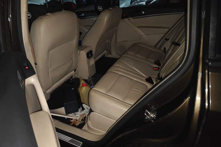 Used Volkswagen Tiguan 2015 1.8TSI Automatic Two-Wheel Drive Comfort Edition Left Rear Seat