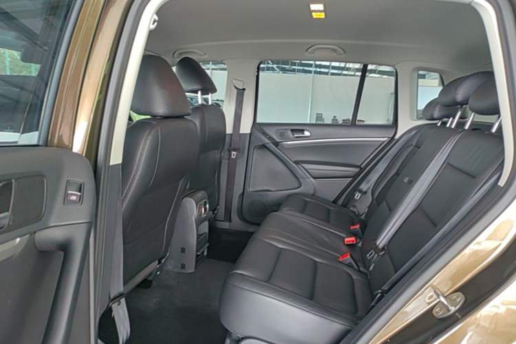 Used Volkswagen Tiguan 2015 1.8TSI Automatic Two-Wheel Drive Comfort Edition Left Rear Seat