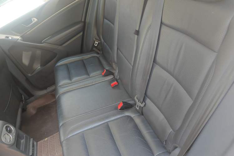 Used Volkswagen Tiguan 2015 1.8TSI Automatic Two-Wheel Drive Luxury Model Left Rear Seat