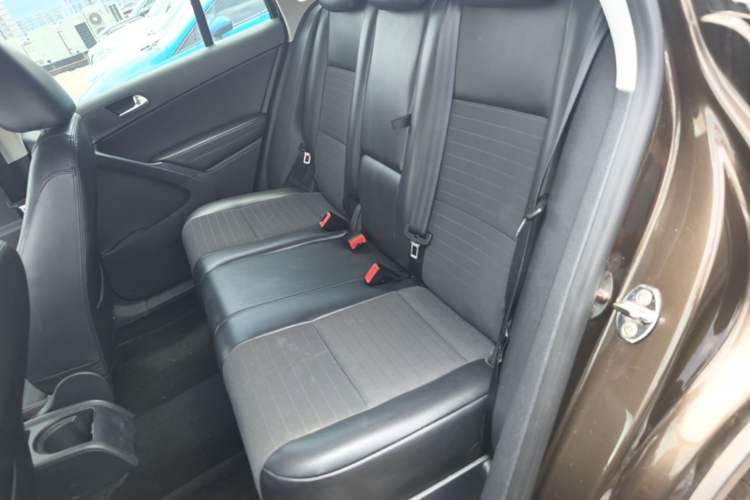 Used Volkswagen Tiguan 2015 1.8TSI Automatic Two-Wheel Drive Trend Edition Left Rear Seat