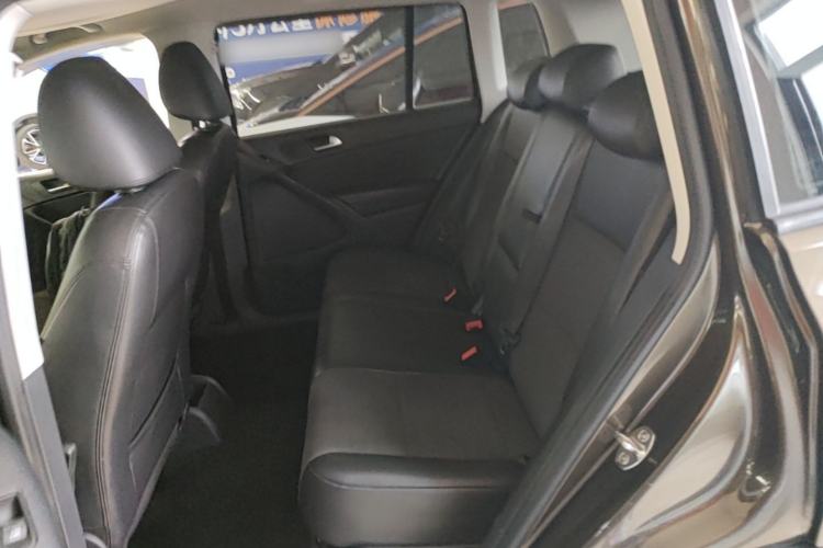 Used Volkswagen Tiguan 2015 1.8TSI Automatic Two-Wheel Drive Trend Edition Left Rear Seat