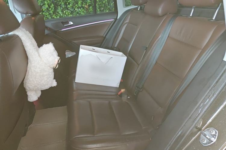 Used Volkswagen Tiguan 2015 1.8TSI Automatic All-Wheel-Drive Luxury Model Left Rear Seat