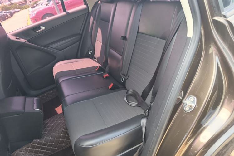 Used Volkswagen Tiguan 2015 1.8TSI Automatic Two-Wheel Drive Trend Edition Left Rear Seat
