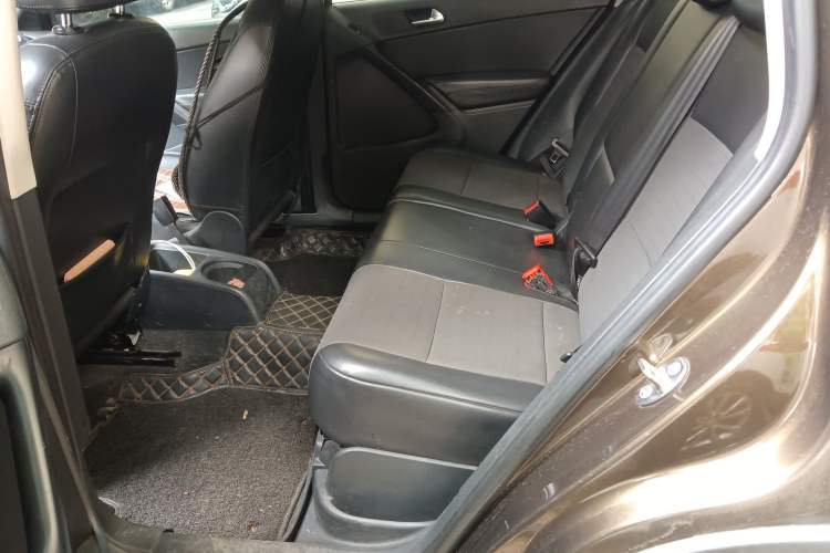 Used Volkswagen Tiguan 2015 1.8TSI Automatic Two-Wheel Drive Trend Edition Left Rear Seat