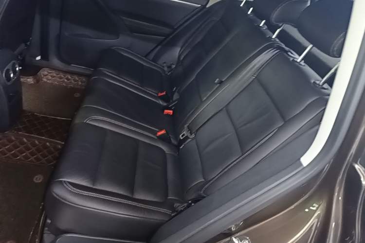 Used Volkswagen Tiguan 2015 1.8TSI Automatic Two-Wheel Drive Luxury Model Left Rear Seat