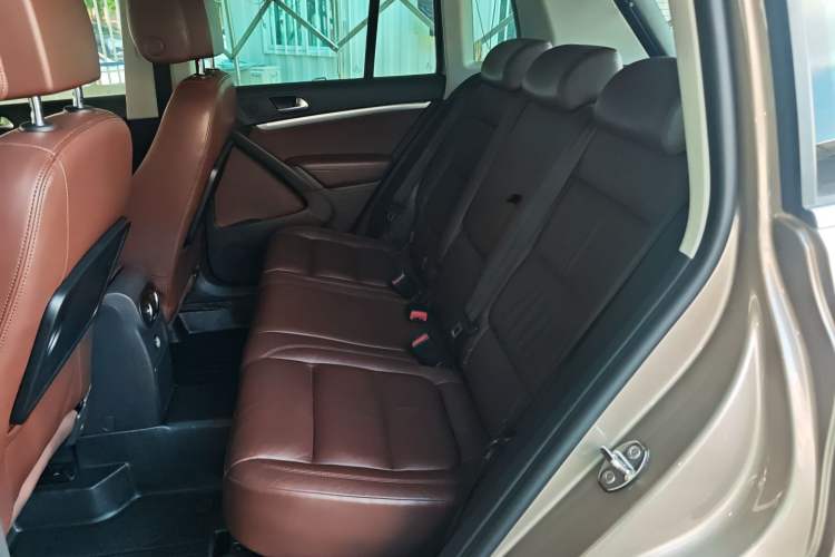 Used Volkswagen Tiguan 2015 2.0 TSI Comfort Edition Left Rear Seat