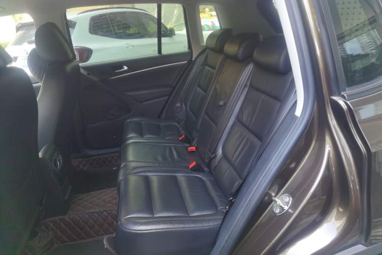 Used Volkswagen Tiguan 2015 1.8TSI Automatic Two-Wheel Drive Comfort Edition Left Rear Seat