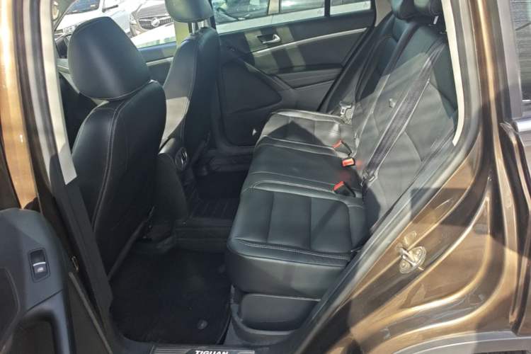 Used Volkswagen Tiguan 2015 1.8TSI Automatic Two-Wheel Drive Luxury Model Left Rear Seat