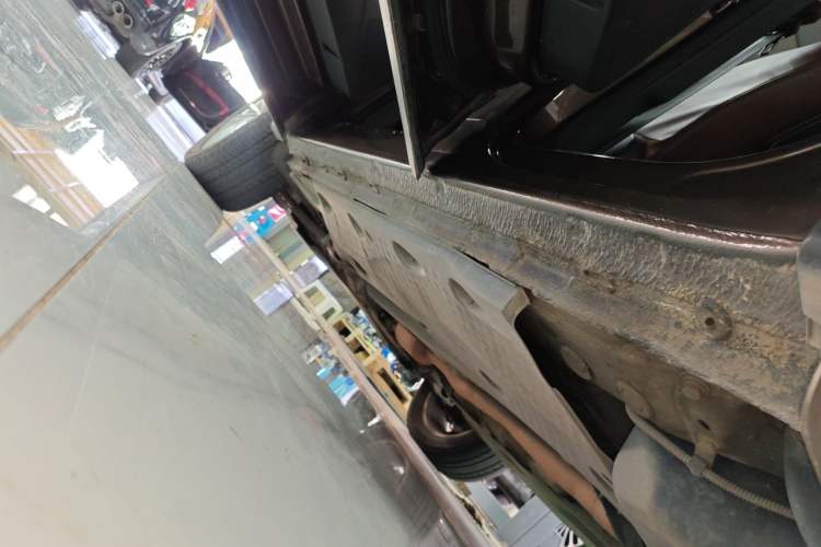 Used Volkswagen Tiguan 2015 2.0 TSI Comfort Edition Left Side Sill