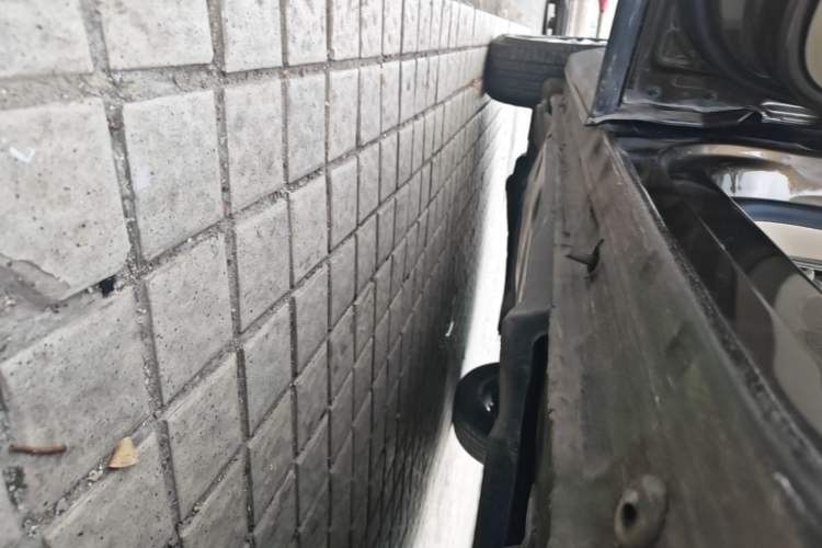 Used Volkswagen Tiguan 2015 1.8TSI Automatic Two-Wheel Drive Trend Edition Left Side Sill