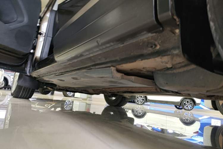 Used Volkswagen Tiguan 2015 1.8TSI Automatic Two-Wheel Drive Trend Edition Left Side Sill