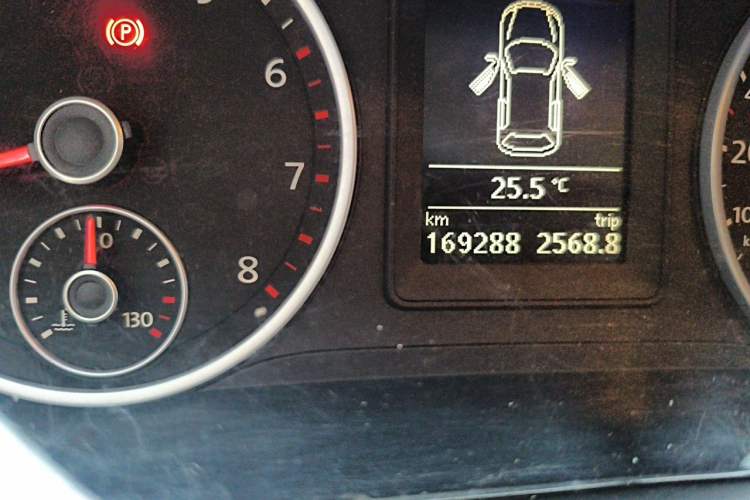 Used Volkswagen Tiguan 2015 1.8TSI Automatic Two-Wheel Drive Trend Edition Odometer Close Up