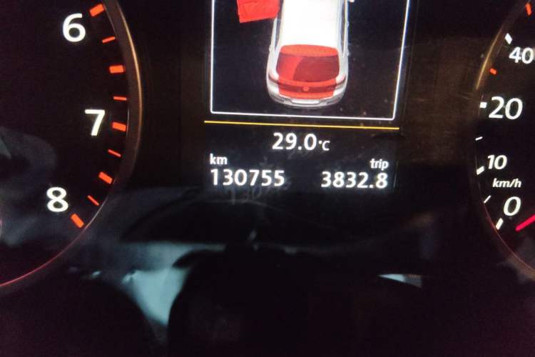 Used Volkswagen Tiguan 2015 1.8TSI Automatic Two-Wheel Drive Luxury Model Odometer Close Up
