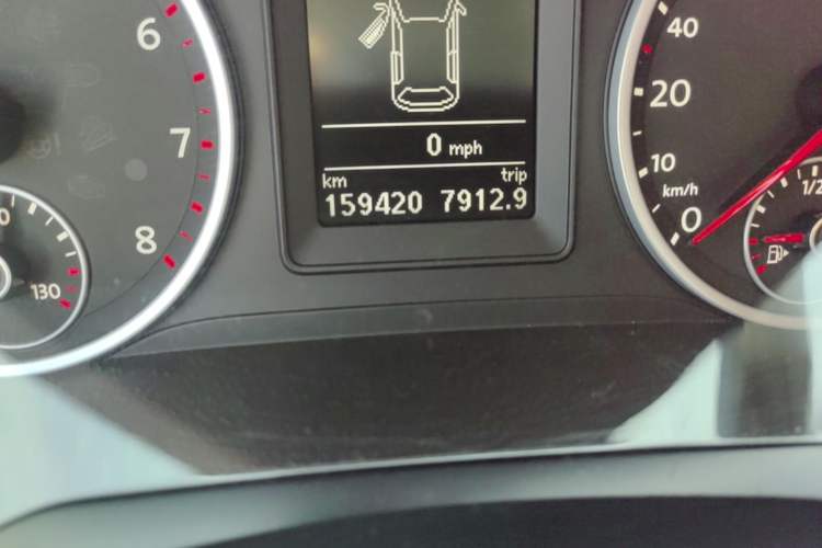 Used Volkswagen Tiguan 2015 1.8TSI Automatic Two-Wheel Drive Comfort Edition Odometer Close Up