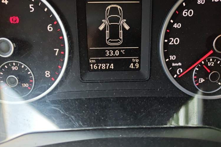 Used Volkswagen Tiguan 2015 1.8TSI Automatic Two-Wheel Drive Comfort Edition Odometer Close Up