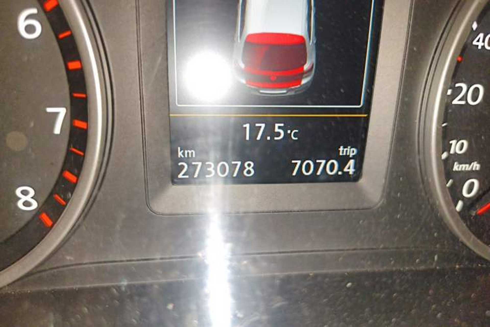 Used Volkswagen Tiguan 2015 1.8TSI Automatic Two-Wheel Drive Luxury Model Odometer Close Up