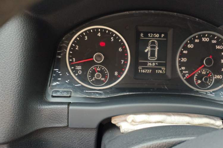 Used Volkswagen Tiguan 2015 1.8TSI Automatic Two-Wheel Drive Comfort Edition Odometer Close Up