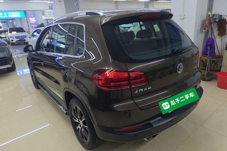 Used Volkswagen Tiguan 2015 1.8TSI Automatic All-Wheel-Drive Luxury Model Rear Left 45 Deg