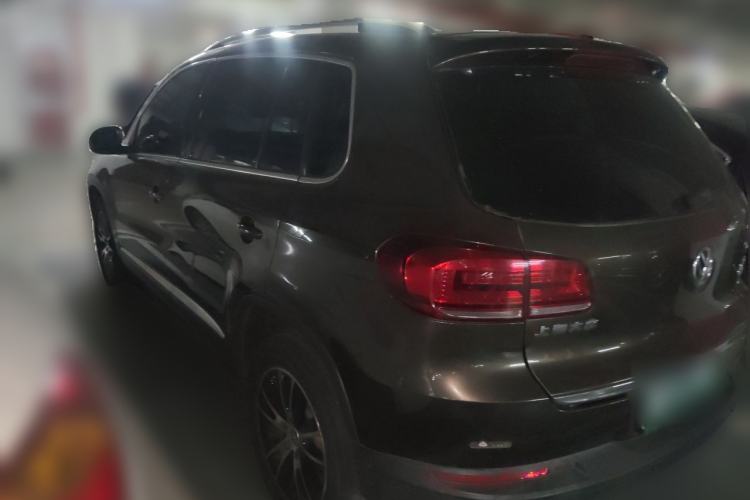 Used Volkswagen Tiguan 2015 1.8TSI Automatic Two-Wheel Drive Luxury Model Rear Left 45 Deg