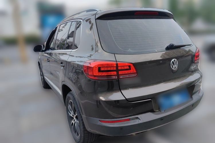 Used Volkswagen Tiguan 2015 1.8TSI Automatic Two-Wheel Drive Luxury Model Rear Left 45 Deg