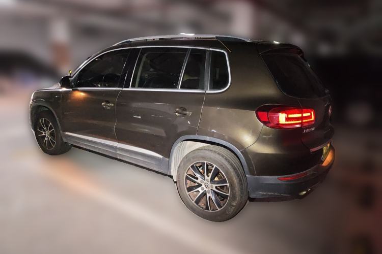 Used Volkswagen Tiguan 2015 1.8TSI Automatic Two-Wheel Drive Luxury Model Rear Left 45 Deg