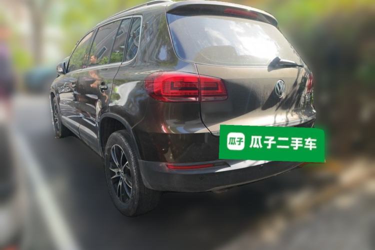 Used Volkswagen Tiguan 2015 1.8TSI Automatic Two-Wheel Drive Luxury Model Rear Left 45 Deg