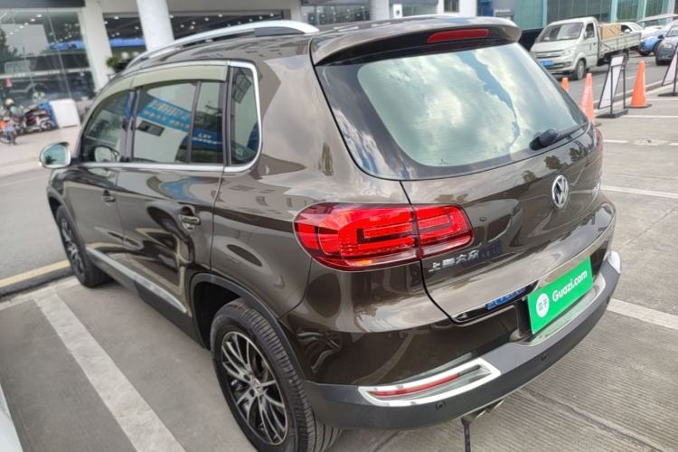 Used Volkswagen Tiguan 2015 1.8TSI Automatic Two-Wheel Drive Luxury Model Rear Left 45 Deg