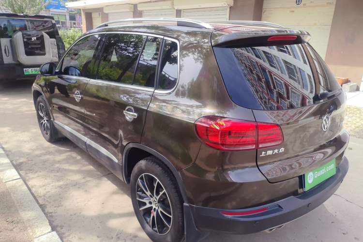 Used Volkswagen Tiguan 2015 1.8TSI Automatic Two-Wheel Drive Luxury Model Rear Left 45 Deg