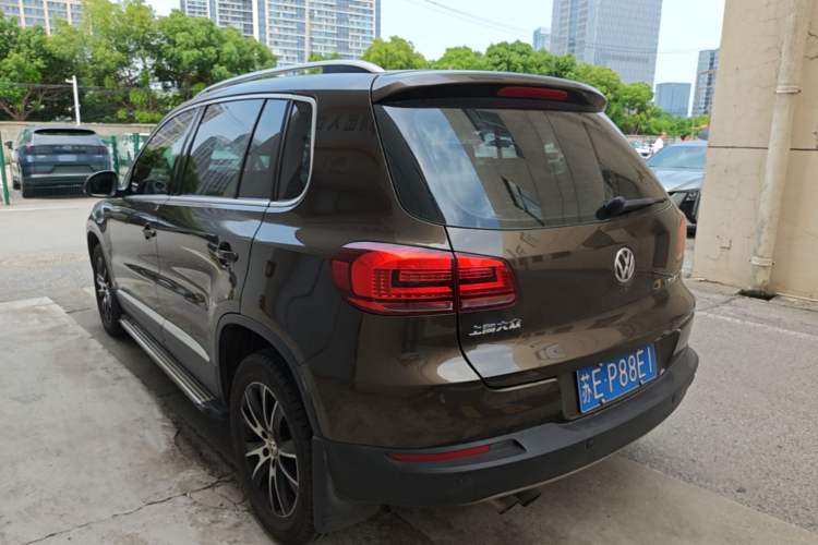 Used Volkswagen Tiguan 2015 1.8TSI Automatic Two-Wheel Drive Luxury Model Rear Left 45 Deg