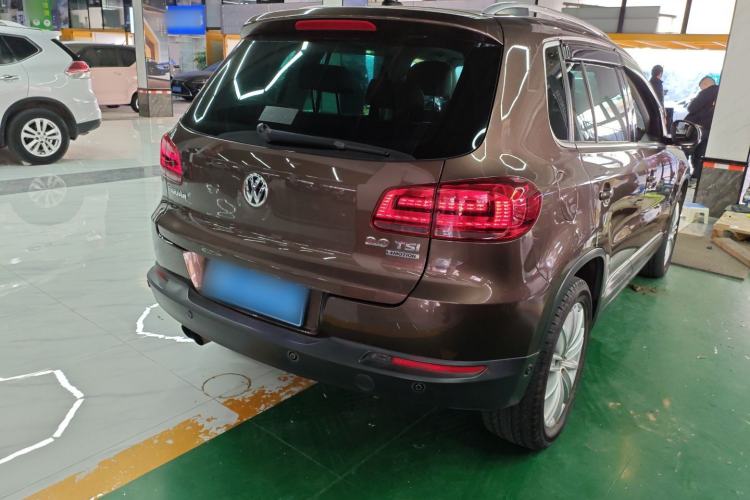 Used Volkswagen Tiguan 2015 2.0 TSI Comfort Edition Rear Right 45 Deg
