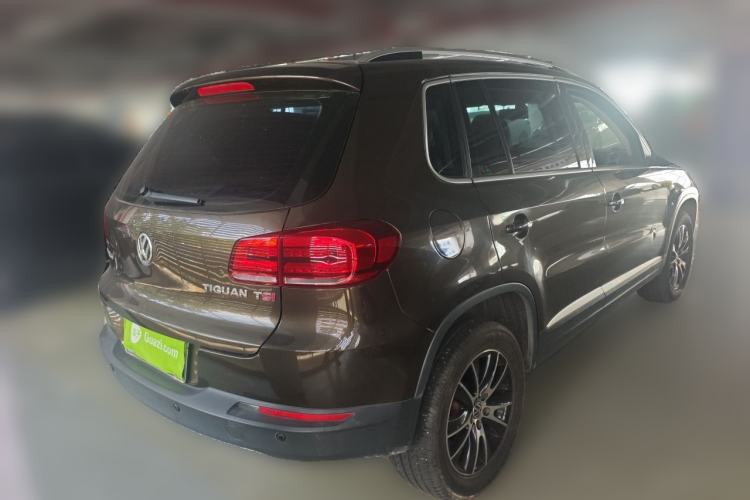 Used Volkswagen Tiguan 2015 1.8TSI Automatic Two-Wheel Drive Luxury Model Rear Right 45 Deg