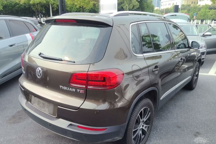 Used Volkswagen Tiguan 2015 1.8TSI Automatic Two-Wheel Drive Luxury Model Rear Right 45 Deg