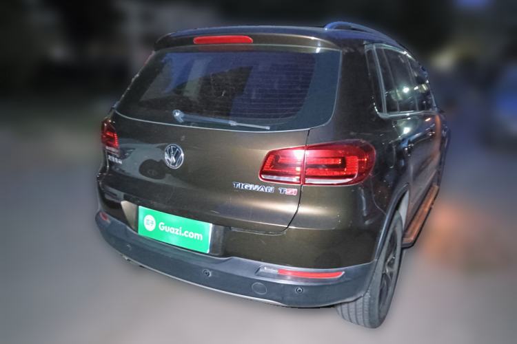 Used Volkswagen Tiguan 2015 1.8TSI Automatic Two-Wheel Drive Luxury Model Rear Right 45 Deg