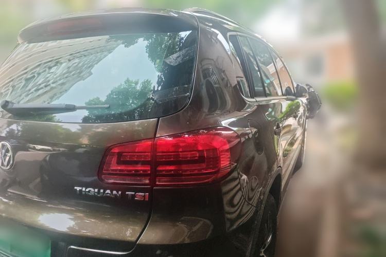 Used Volkswagen Tiguan 2015 1.8TSI Automatic Two-Wheel Drive Luxury Model Rear Right 45 Deg