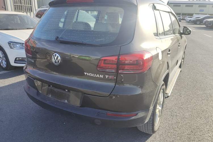 Used Volkswagen Tiguan 2015 1.8TSI Manual Two-Wheel Drive Fashion Edition Rear Right 45 Deg