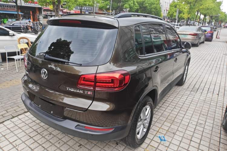 Used Volkswagen Tiguan 2015 1.8TSI Automatic Two-Wheel Drive Trend Edition Rear Right 45 Deg