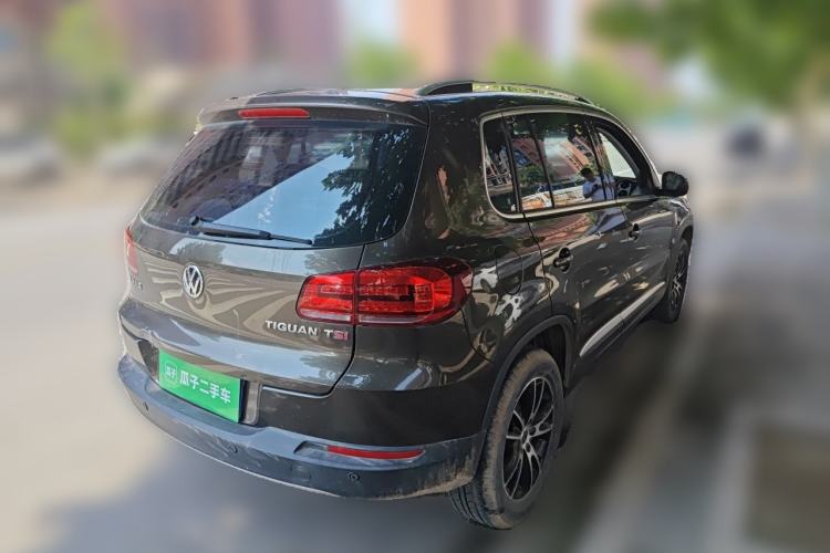 Used Volkswagen Tiguan 2015 1.8TSI Automatic Two-Wheel Drive Luxury Model Rear Right 45 Deg