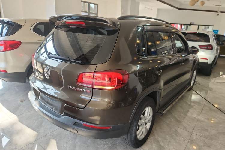 Used Volkswagen Tiguan 2015 1.8TSI Automatic Two-Wheel Drive Trend Edition Rear Right 45 Deg