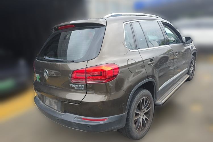 Used Volkswagen Tiguan 2015 1.8TSI Automatic Two-Wheel Drive Luxury Model Rear Right 45 Deg