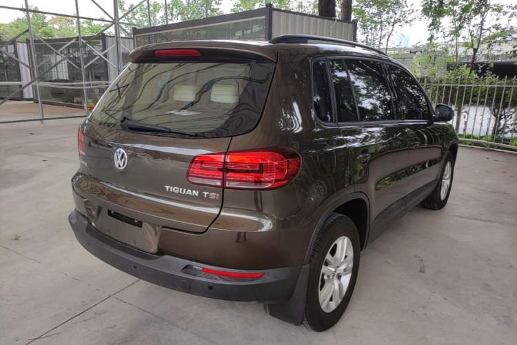 Used Volkswagen Tiguan 2015 1.8TSI Automatic Two-Wheel Drive Trend Edition Rear Right 45 Deg